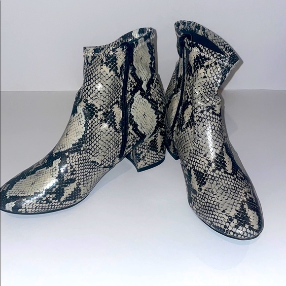 Snake Skin Sock Booties new w/p tags sz 11 - Picture 7 of 10